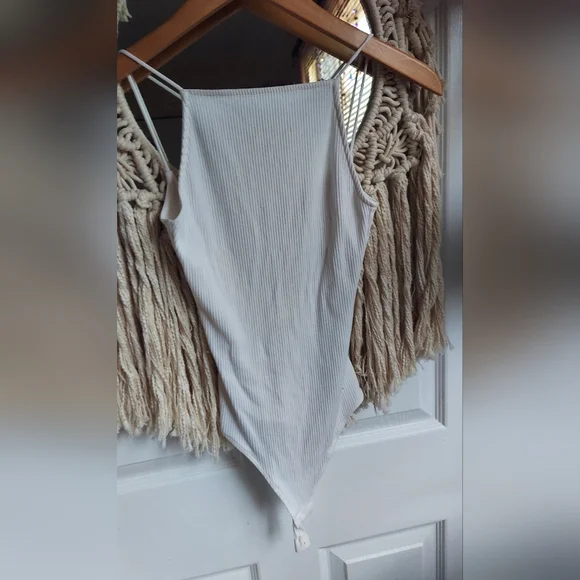 H&M White Backless Bodysuit - Picture 5 of 5